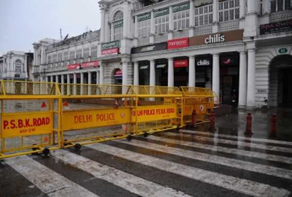 दिल्ली वीकेंड कर्फ्यू : कोविड नियम उल्लंघन के लिए 1,300 से अधिक लोगों पर मामला दर्ज